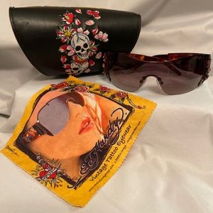 Ed Hardy Skull & Roses Tattoo Sunglasses plus Leather Case & Cleaning Cloth